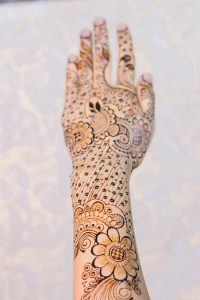 minimalist mehendi designs 2025